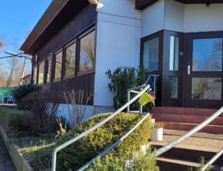 Clubheim Eingang quer